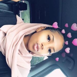 Meet your Posher, Muna